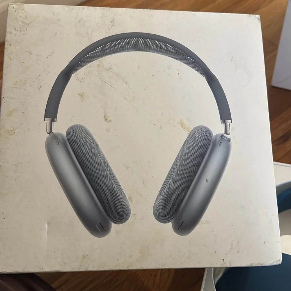 Apple AirPods Max navy blue color real
